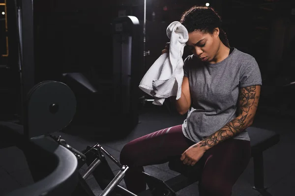 Tired African American Girl Tattoo Wiping Sweat Towel — Stock Photo, Image