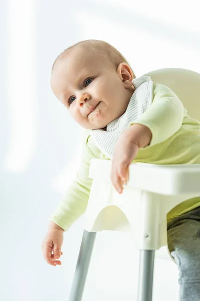 Cute Baby Soiled Mouth Puree Sitting Feeding Chair White Background — Stock Photo, Image