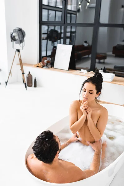 High Angle View Muscular Man Touching Waist Naked Girlfriend Bathtub — Stock Photo, Image