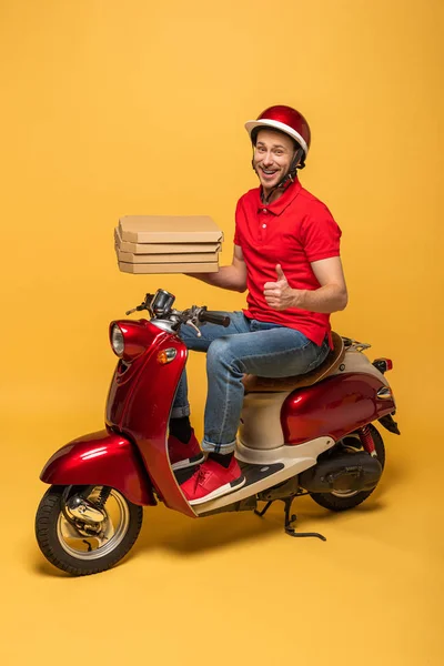 Smiling Delivery Man Red Uniform Holding Pizza Boxes Showing Thumb — Stock Photo, Image