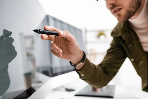 Selective Focus Artist Holding Stylus Graphics Tablet Computer Monitor Black — Stock Photo, Image