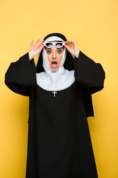 Attractive Surprised Nun Sunglasses Isolated Yellow — Stock Photo, Image