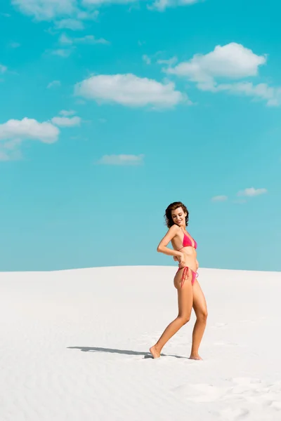 Smiling Beautiful Sexy Girl Swimsuit Sandy Beach Blue Sky Clouds — Stock Photo, Image