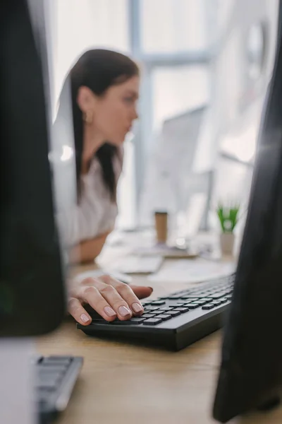 Selective Focus Data Analyst Using Computer Keyboard While Working — Stock Photo, Image