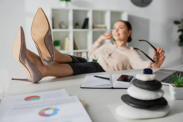 Selective Focus Businesswoman Sitting Feet Table Zen Stones Office — Stock Photo, Image