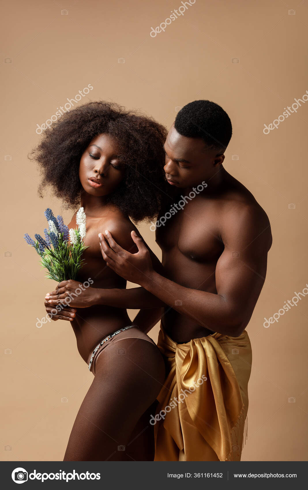 Desnudo African Couples Keynesian Macroeconomic Model