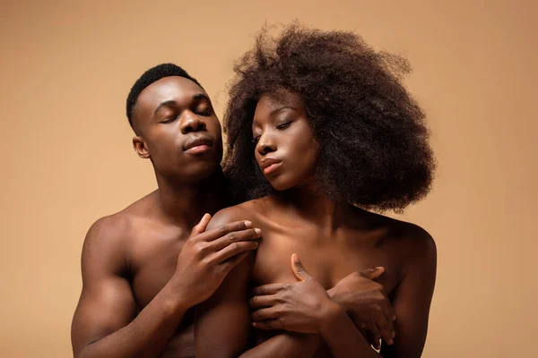 Sexy Naked African American Couple Posing Beige — Stock Photo, Image