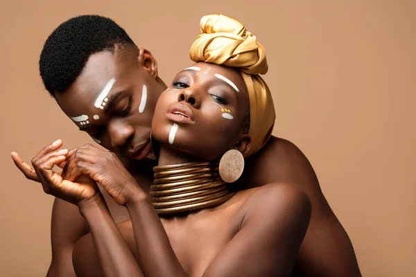 Сексуальна Гола Пара Племен Афро Позує Ізольована Бежевому — стокове фото
