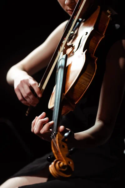 Partiell Bild Musiker Som Spelar Symfoni Violin Isolerad Svart — Stockfoto
