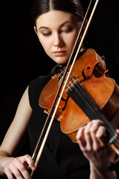 Gyönyörű Profi Zenész Játszik Szimfónia Hegedű Elszigetelt Fekete — Stock Fotó