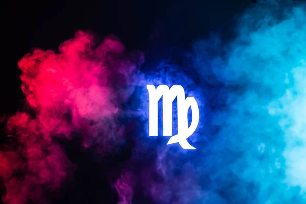 Blu illuminato segno zodiacale Vergine con fumo colorato su sfondo — Foto stock