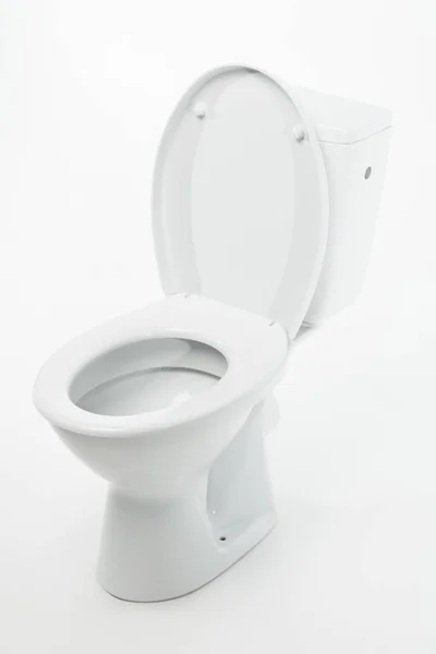 Vaso sanitário cerâmico moderno limpo isolado em branco — Fotografia de Stock