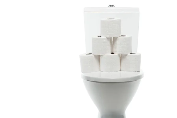 Vaso sanitário cerâmico limpo com rolos de papel higiênico isolado em branco — Fotografia de Stock