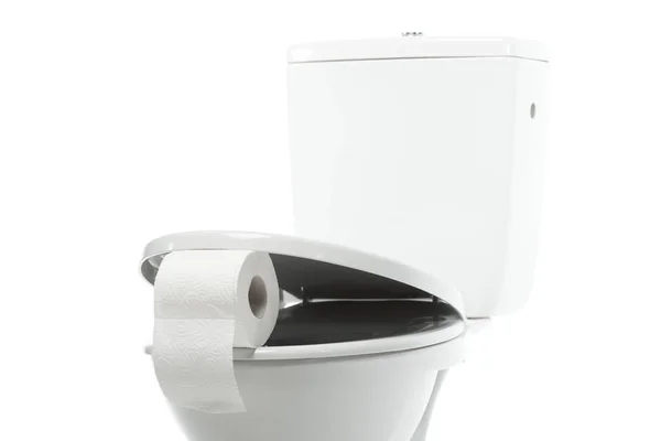 Cuvette de toilette en céramique propre avec papier toilette isolé sur blanc — Photo de stock