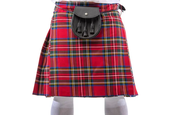 Vista cortada do homem escocês em kilt vermelho com saco de cinto de couro isolado em branco — Fotografia de Stock