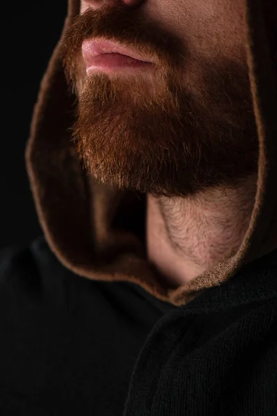 Close up view of medieval Scottish redhead bearded man in mantel — Stock Photo