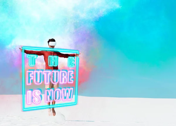 Hombre en la playa de arena en vr auriculares saltando contra el cielo azul claro, el futuro es ahora ilustración - foto de stock