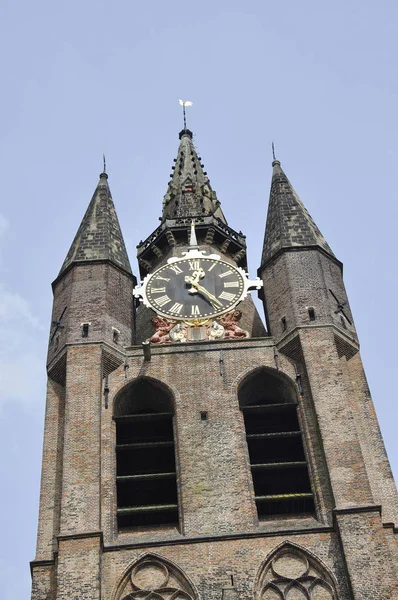 Toren van de Oude Kerk in Delft — Stockfoto