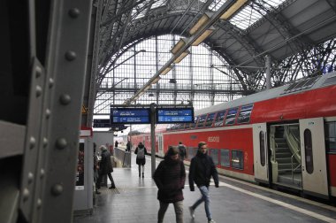 tren istasyonu frankfurt