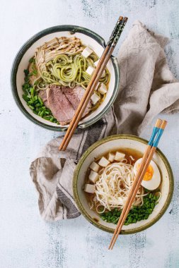 Asya şehriye çorbası