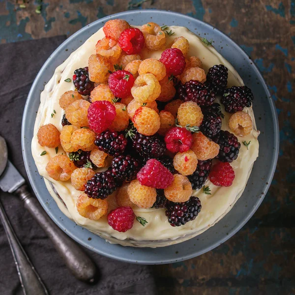 Lemon Cake with colorful raspberries — Stock Photo, Image