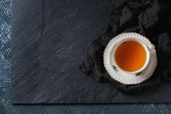 Винтажная чашка чая — стоковое фото