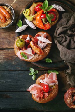 Simit et aperatifler çeşitli