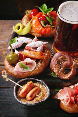 Simit et aperatifler çeşitli