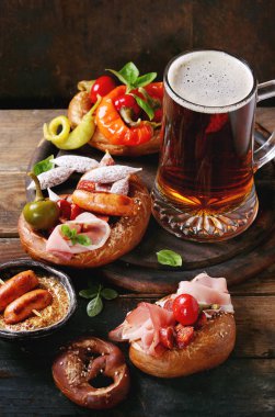 Simit et aperatifler çeşitli