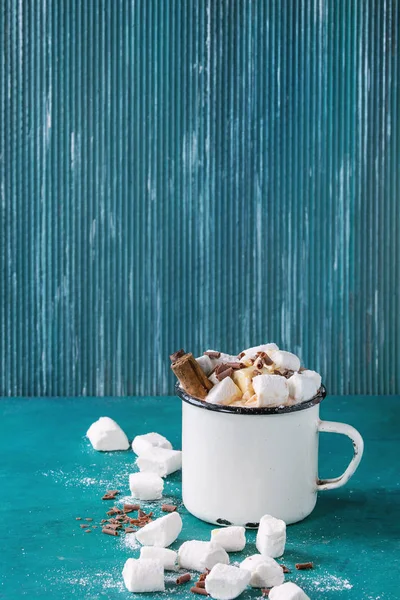 Heiße Schokolade mit Marshmallow — Stockfoto