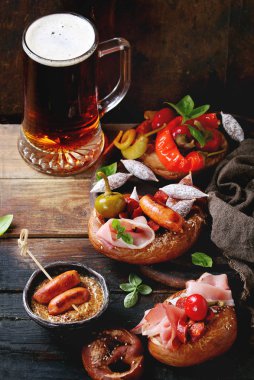 Simit et aperatifler çeşitli