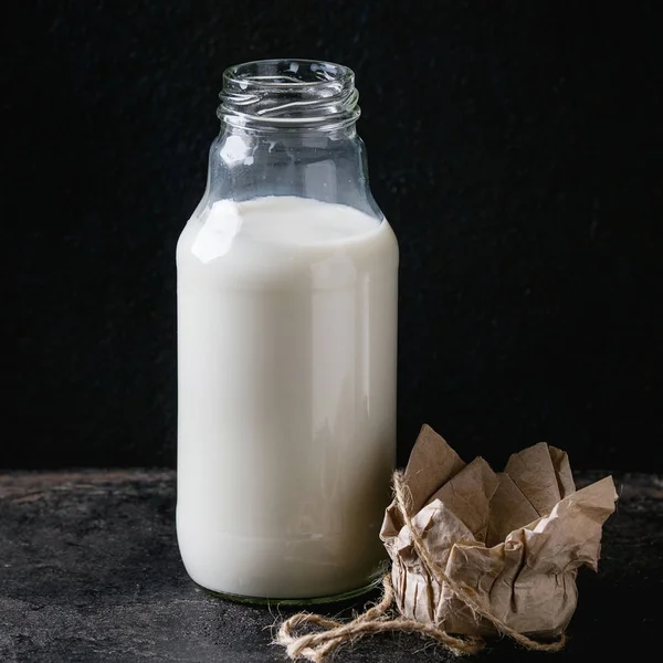 Glasflasche Milch — Stockfoto