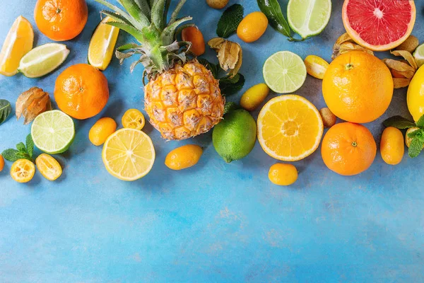 Variety of citrus fruits — Stock Photo, Image