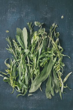 Bohça-in taze İtalyan otlar