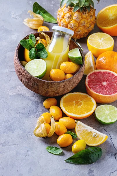 Variety of citrus fruits — Stock Photo, Image