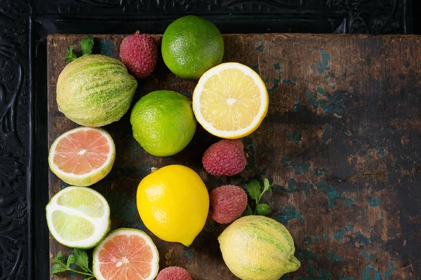 Varietà di agrumi con limone tigre — Foto Stock