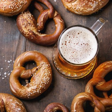 Lager bira kraker ile