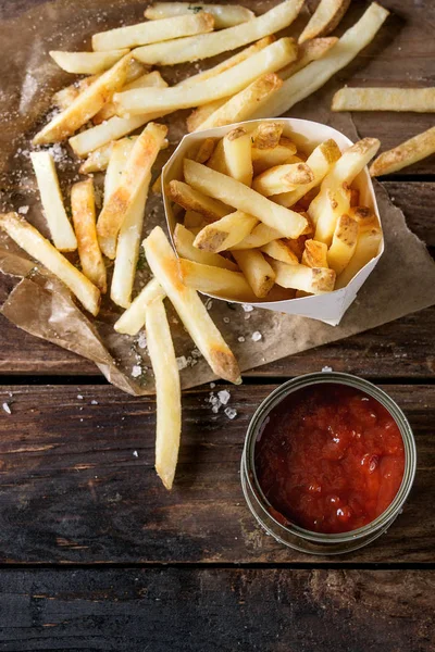 Fried chicken legs with french fries — Stock Photo, Image