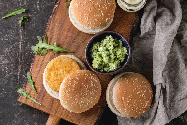 Składniki na dokonywanie wegańskie burger — Zdjęcie stockowe