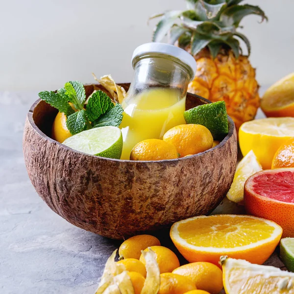 Variety of citrus fruits — Stock Photo, Image