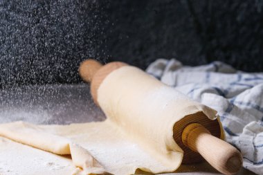 Taze ev yapımı hamur makarna için