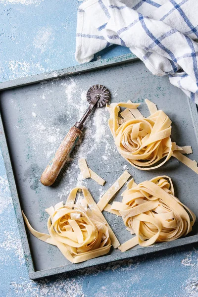 Tagliatelle de pasta casera fresca — Foto de Stock