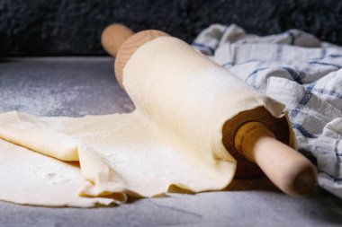 Taze ev yapımı hamur makarna için