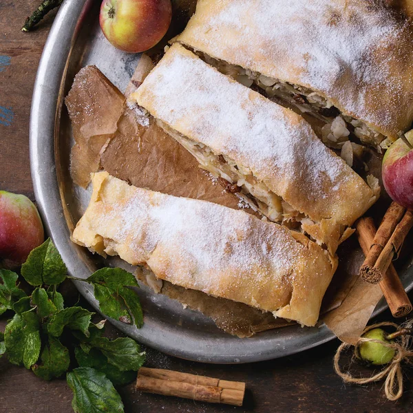 Strudel de maçã caseiro — Fotografia de Stock