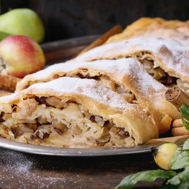 ev yapımı elma strudel