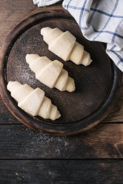 Çiğ çiğ kruvasan