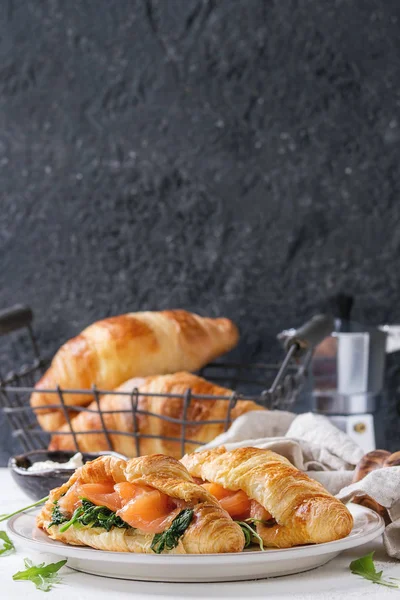 Två croissant med lax — Stockfoto