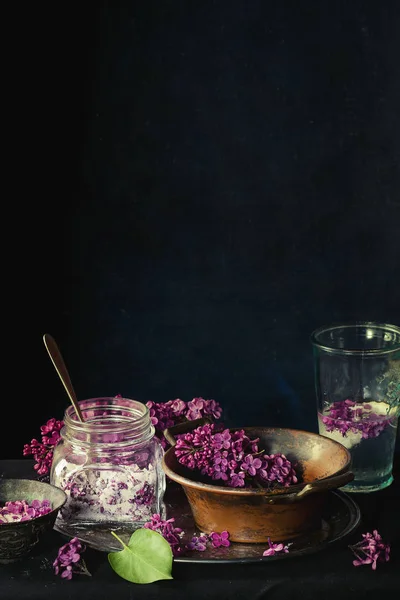 Flores de lilás em açúcar — Fotografia de Stock