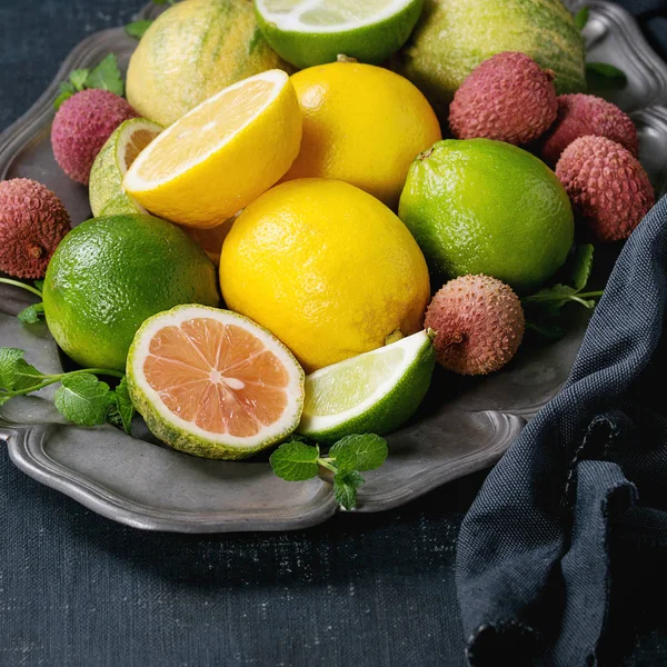 Varietà di agrumi con limone tigre — Foto Stock