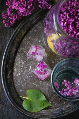 Limon suyuyla leylak limonata